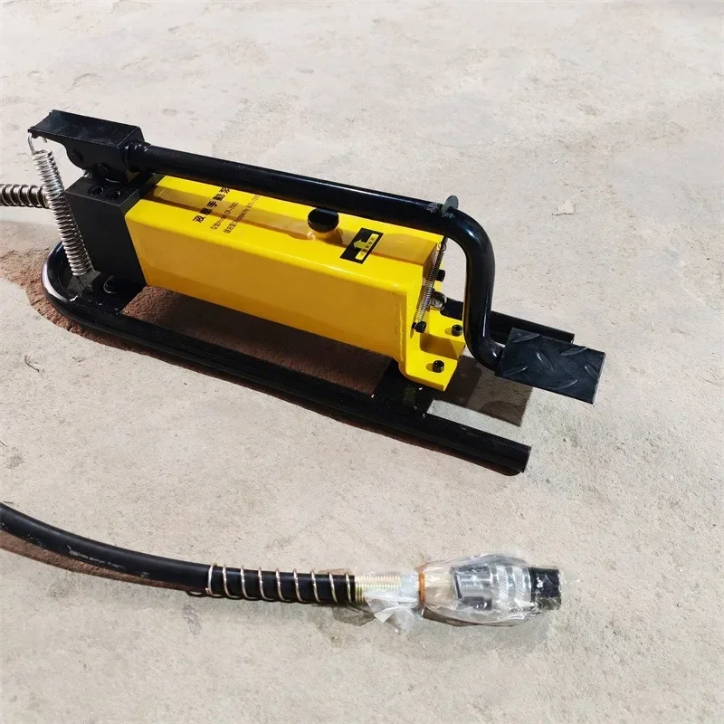 Small foot hydraulic pump, high and low pressure two-stage piston pump