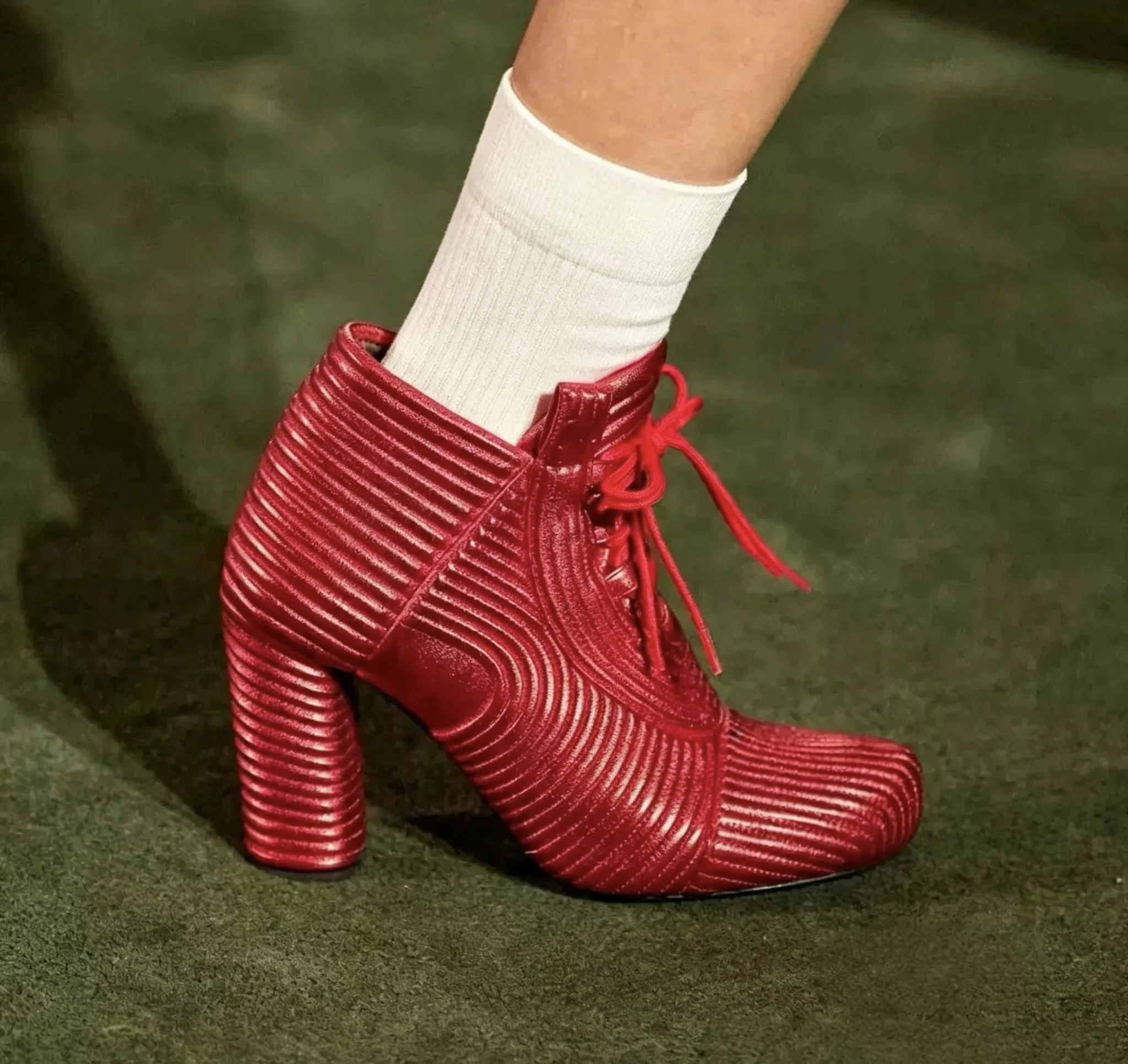 Autumn/Winter New Women Red Textured Ankle Boots Square Toe Block Heel Lace Up Fashion Striped Design Street Trendy Short Boots