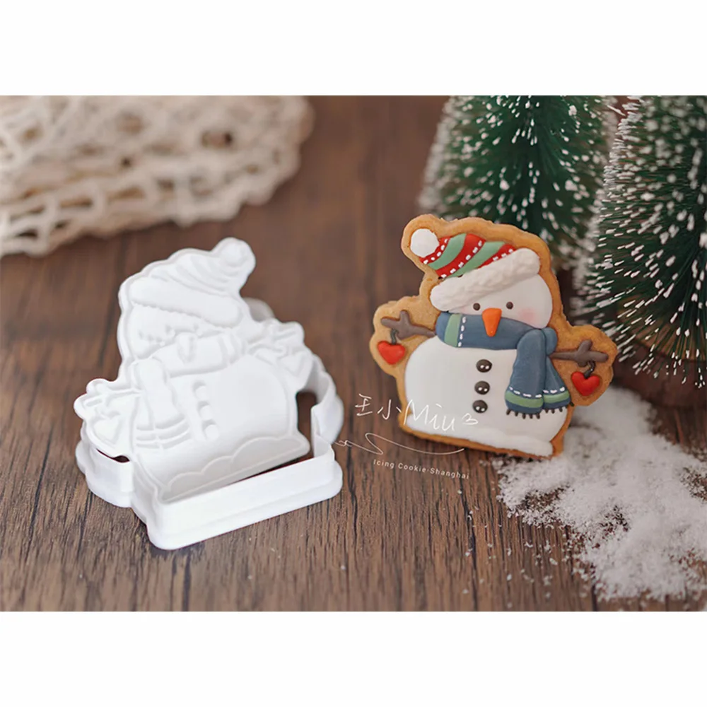 Christmas Cookie Cutters Snowman Frosting Cookie Mold Pressable Biscuit Mold Cookie Embossing Cake Decorating Tool Baking