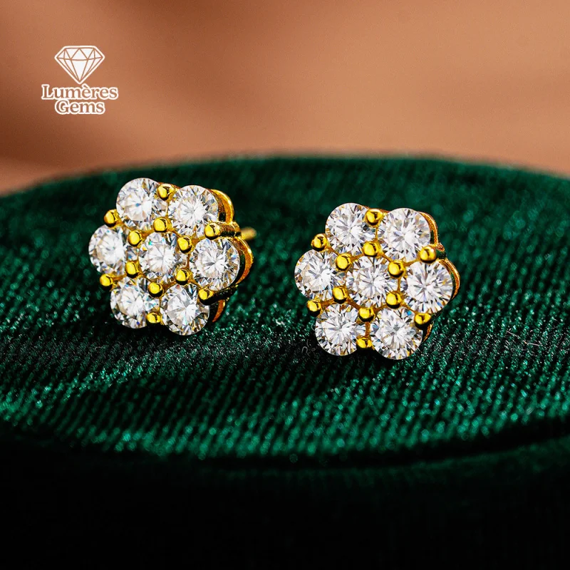 

Lumière Gems Minimalist Circular Earrings 18K Gold/PT950 Set with Moissanite Diamonds Suitable for Sensitive Ears