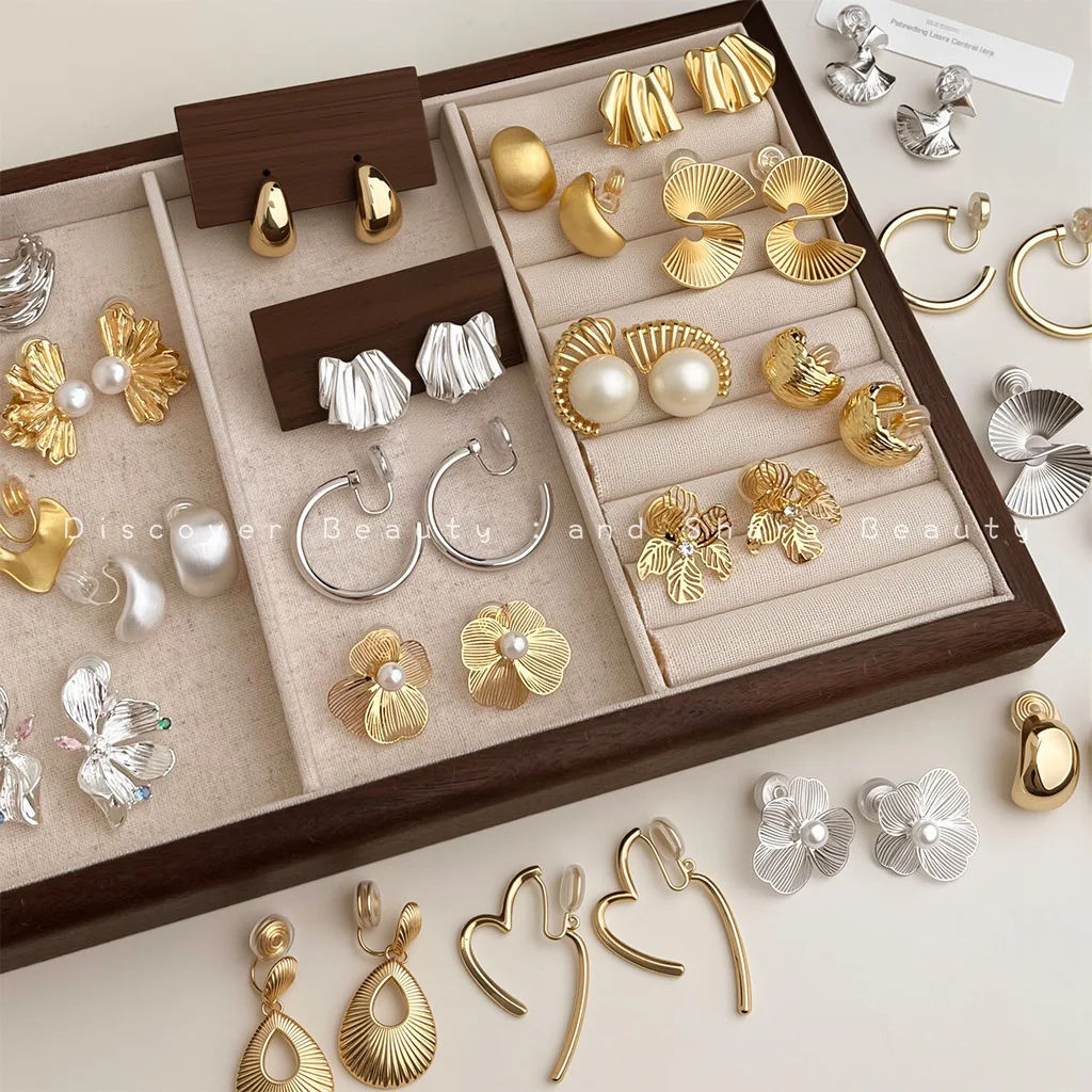 

DIY accessories French metal ear clips without ear piercings, fashion light luxury geometric earrings, temperament mosquito coil