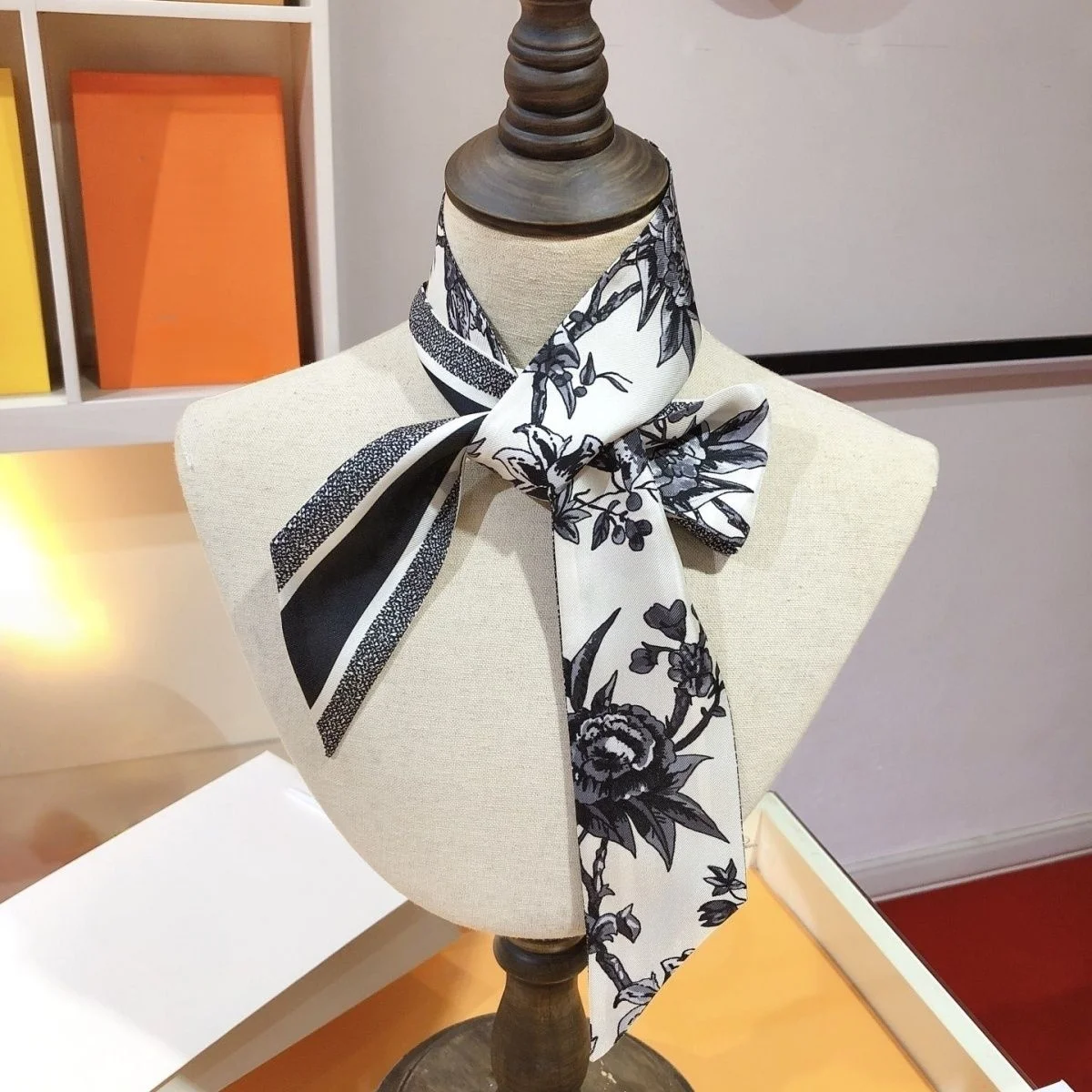 sciarpe-lunghe-di-lusso-per-donne-stile-tradizionale-cinese-con-motivi-floreali-e-di-uccelli-accessori-decorativi-per-autunno-fasce-per-capelli-laccetti-per-borse-regali