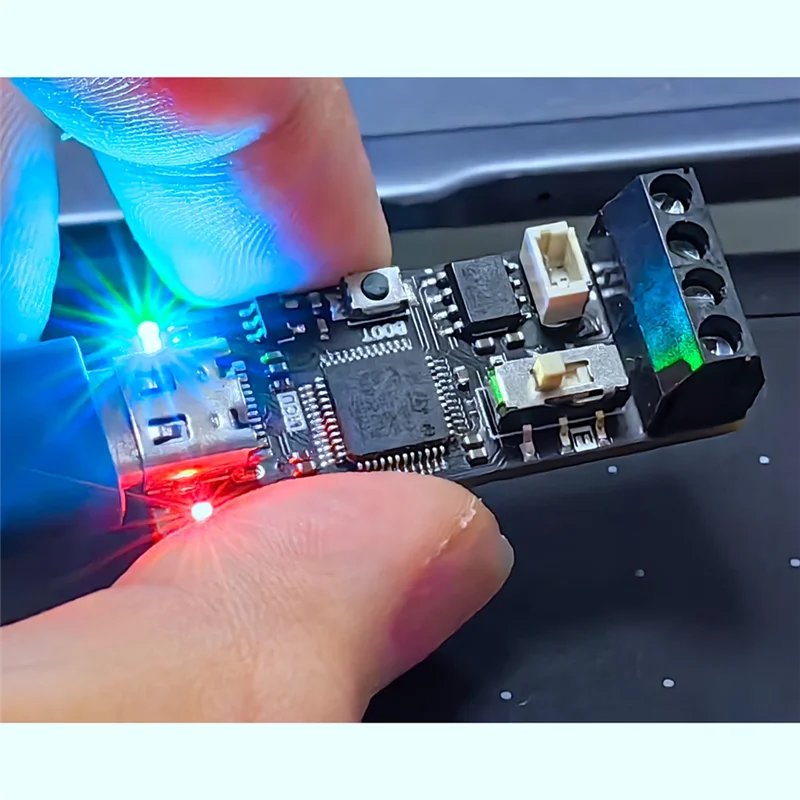 Prachtige USB naar CAN-module CAN-bus-foutopsporingstool TYPE-C voor Linux Win 10 11 foutopsporingssoftwarecommunicatie