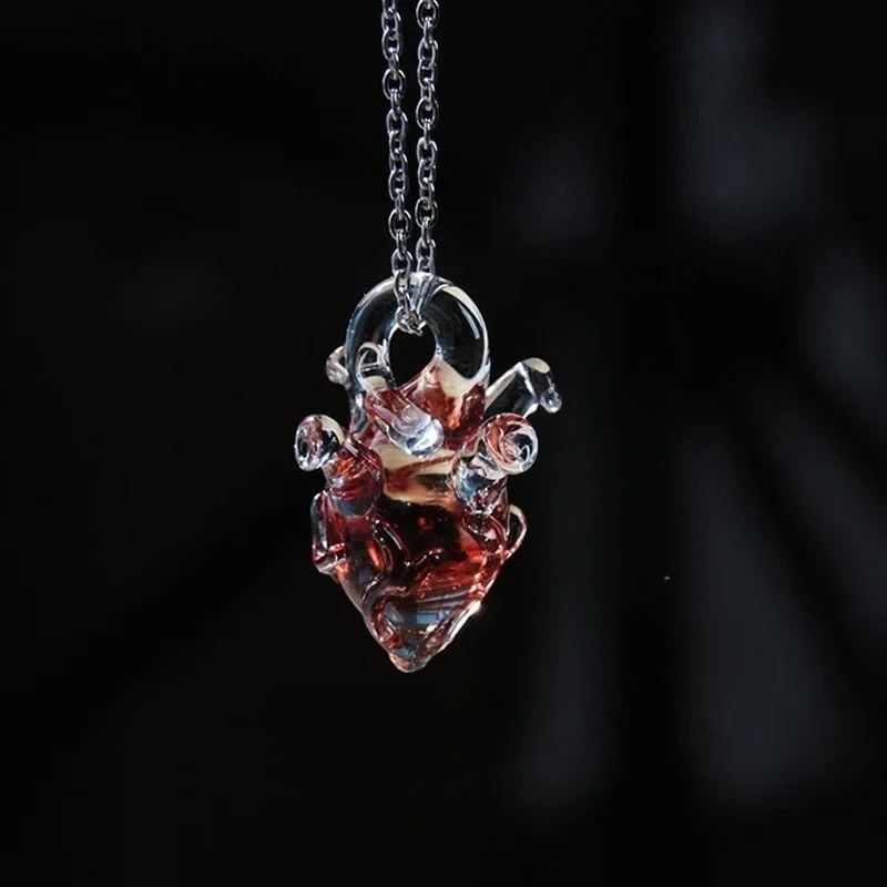 

Blood Red Crystal Heart Necklace Innovative Exquisite Handcrafted Glass Pendant Necklace Halloween Jewelry Gifts for Friends