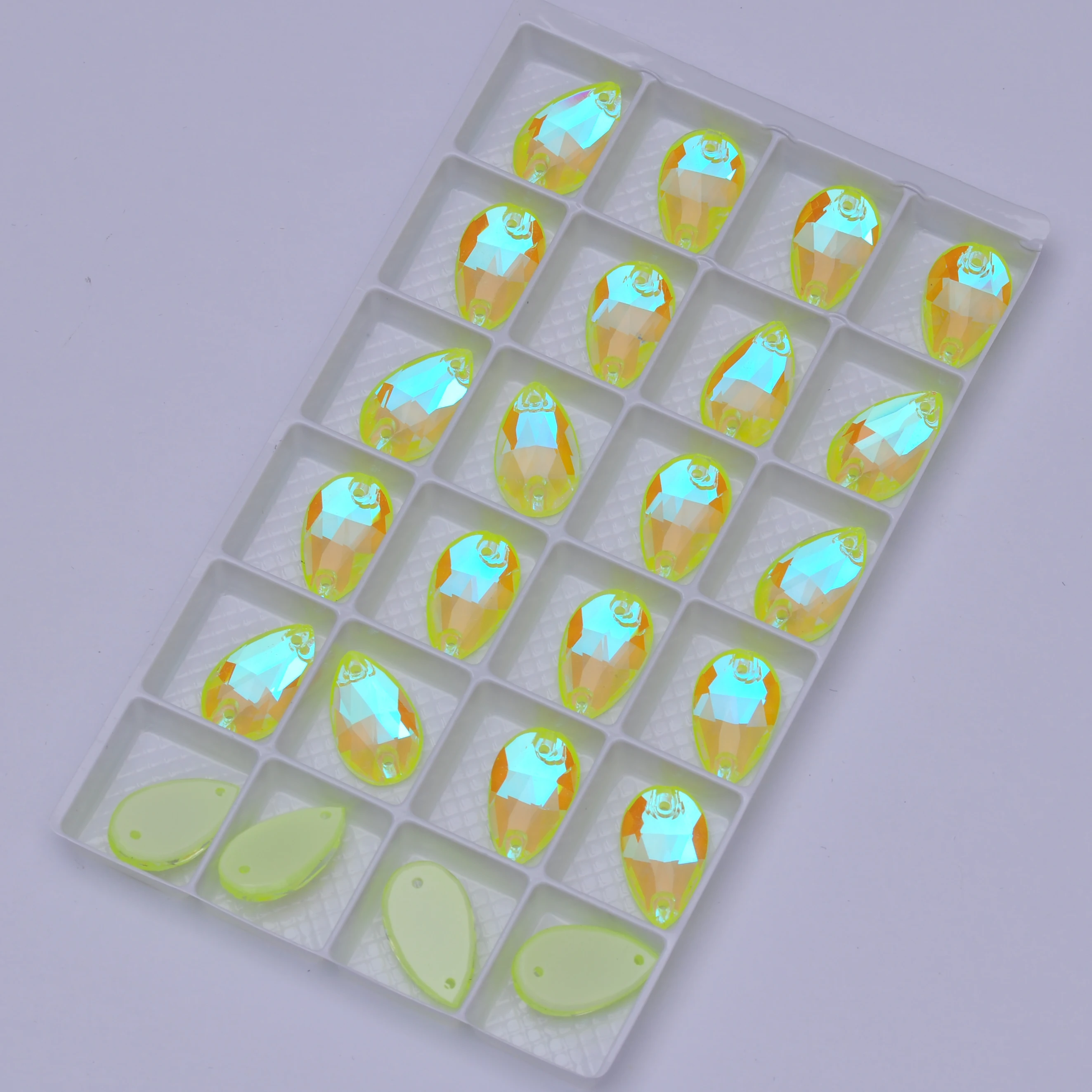 Elektrische Farbige K9 Glas-Strasssteine Großhandel, Abgeschrägte Kanten mit Facetten, Flache Rückseite, Aufnähbare Kristalle zur Kleidungsdekoration – Detail 12