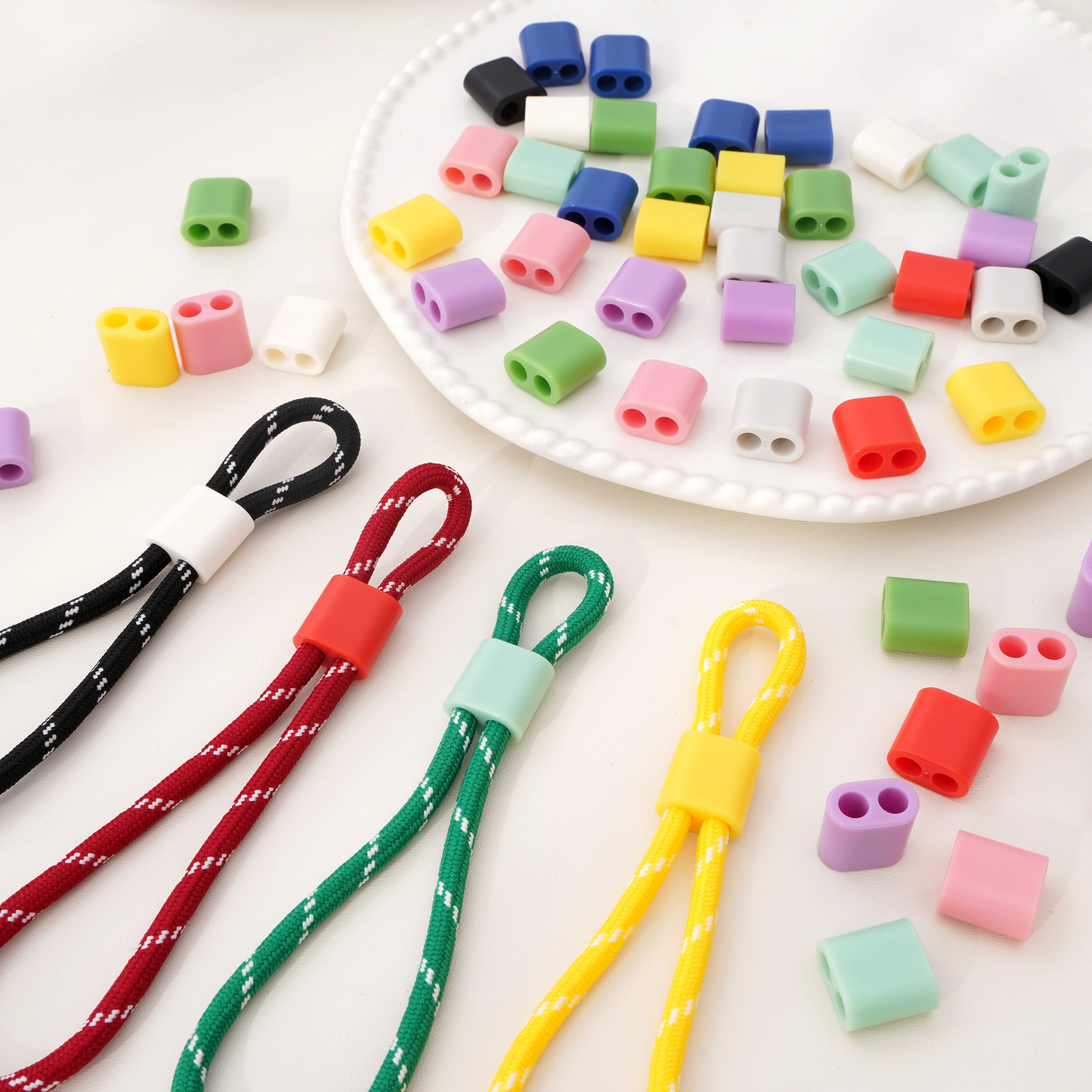 

2-10 шт. пластиковые регулировочные пряжки с двойным отверстием/пряжки для затяжки веревки 5-6 мм, брелок «сделай сам», регулировка веревки для одежды