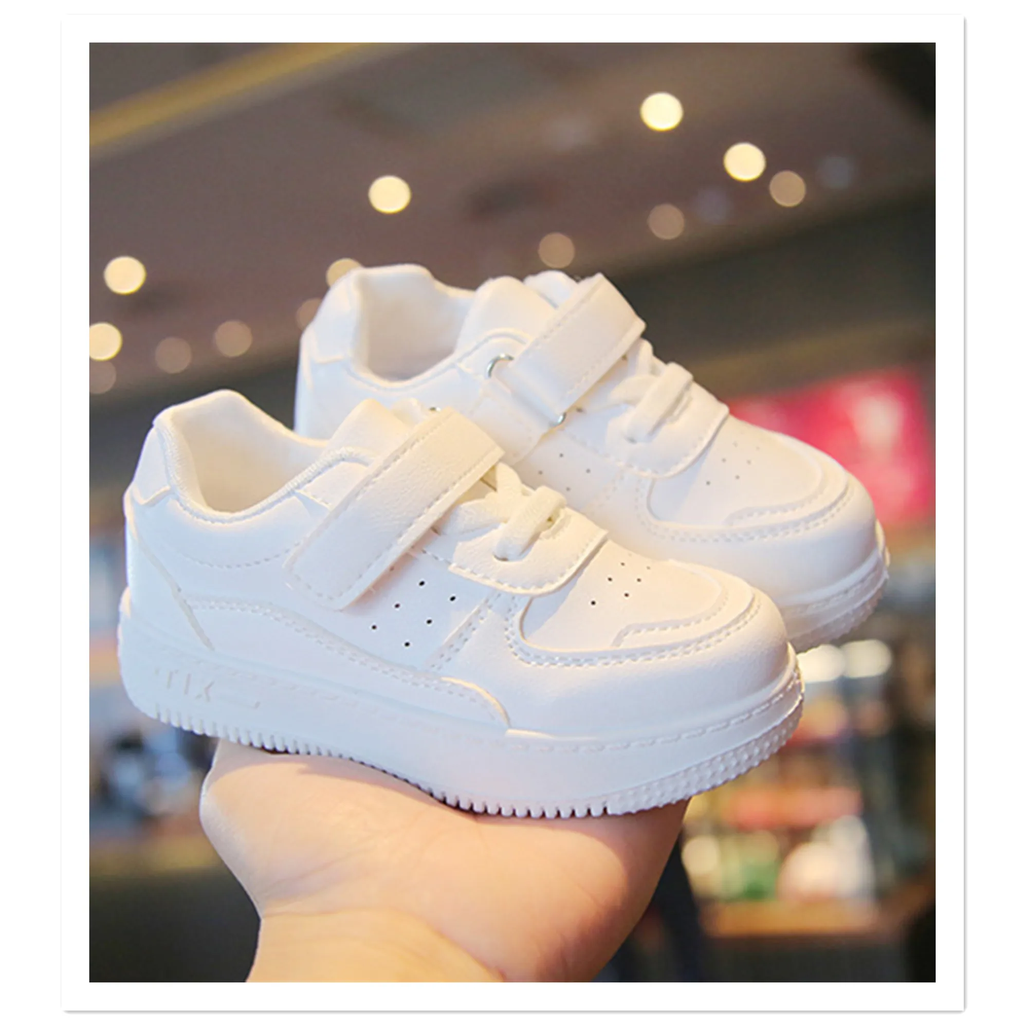 Zapatos blancos pequeños para niños y niñas, zapatillas deportivas informales de cuero con suela suave, para primavera y otoño, 2023