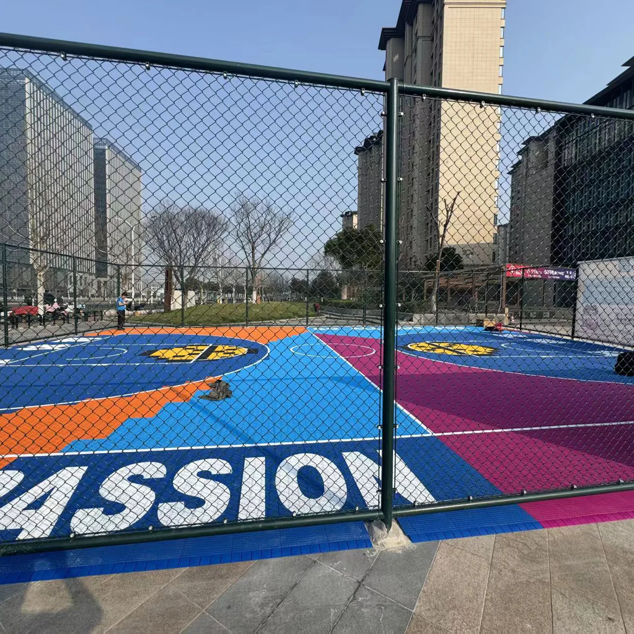 بلاط رياضي خارجي حديث، أرضيات - مراجعة Outdoor Sport Floor Tiles وسعره