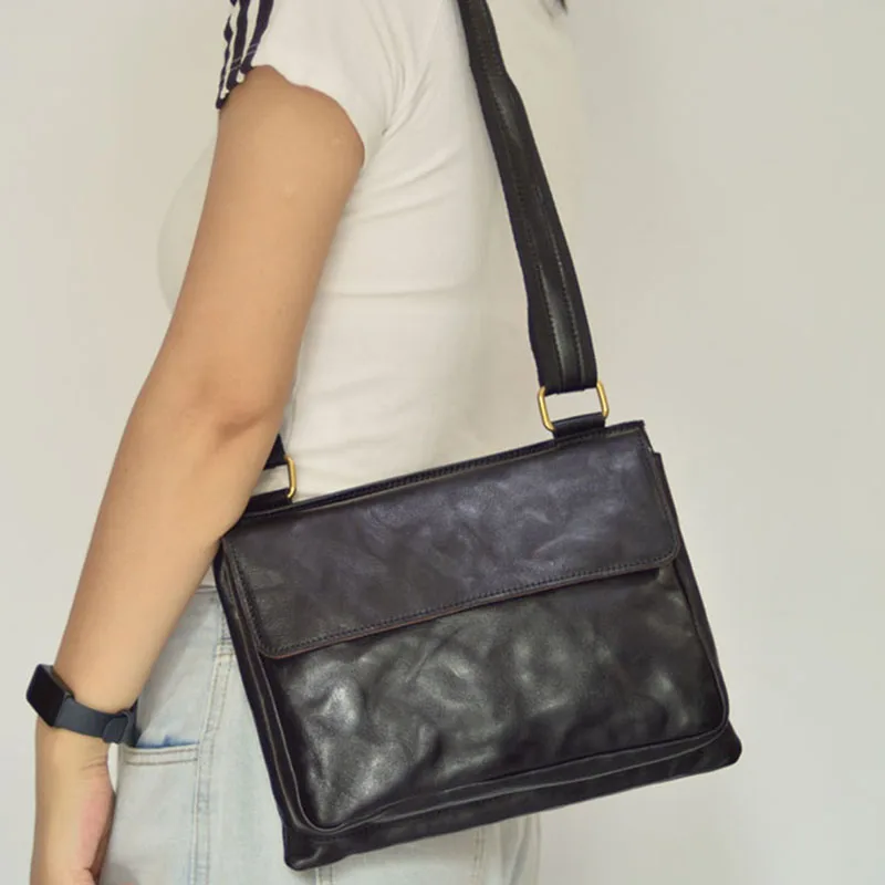 AETOO Vegetable-tanned top layer cowhide laid-back style large-capacity flip-top postman bag, genuine leather retro versatile si