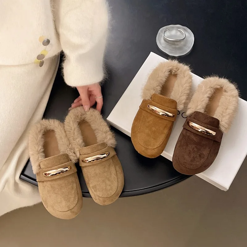 

2025 New Flat with Warm Slippers Suede Upper Plush Furry Slip on Metal Decoration Concise Outside Slipper Shoes Женская Обувь