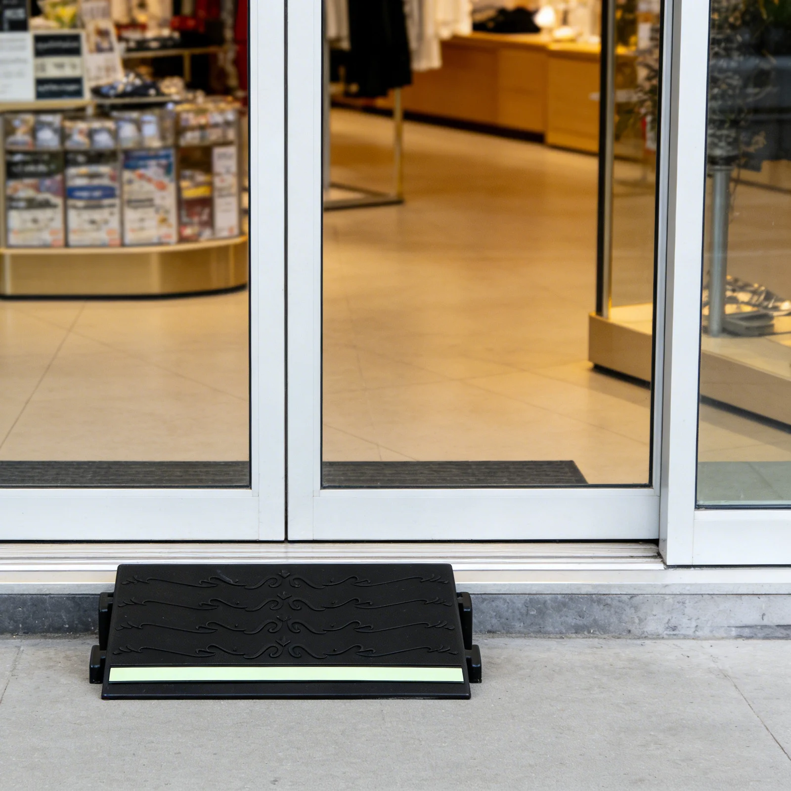 Robot Threshold Ramp Plastic Non-Slip Glow in The Dark .8x5.5x2.4 Inches Doorways Entry Indoor Steps Robot Vacuum Cleaner