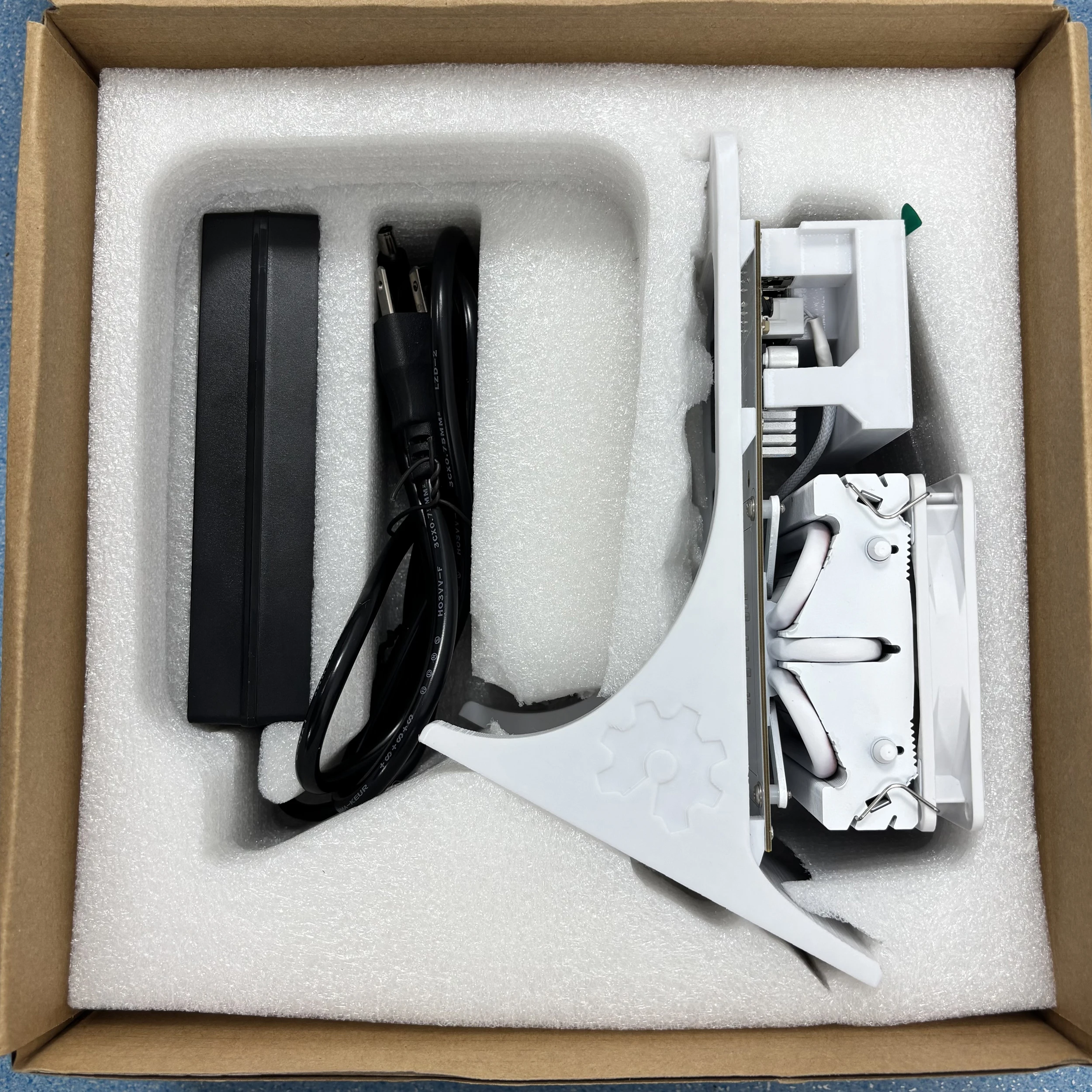 2025 آلة تعدين NerdQaxe ++ 4.8Th/s بيضاء BTC جهاز تعدين سولو بيتكوين مع رقاقة BM1370 تعدين العملة المشفرة #6