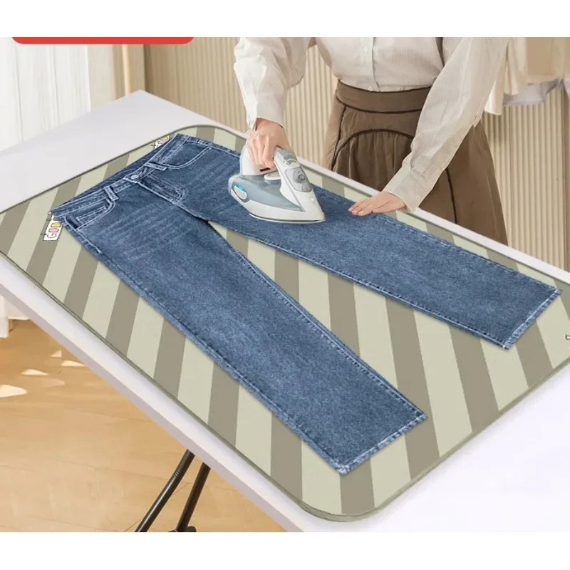 Tabla de planchar pequeña plegable para el hogar con almohadilla de planchado, tela aislante, guantes resistentes al calor para vaporizador colgante de mano