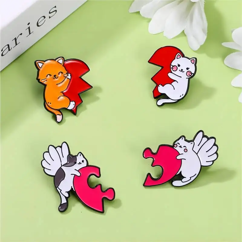 4pcs Cute Love Cat Cartoon Enamel Brooch Spliced Clothing Backpack Hat Accessories Lapel Pin Badge Valentine\'s Day Couple Gift