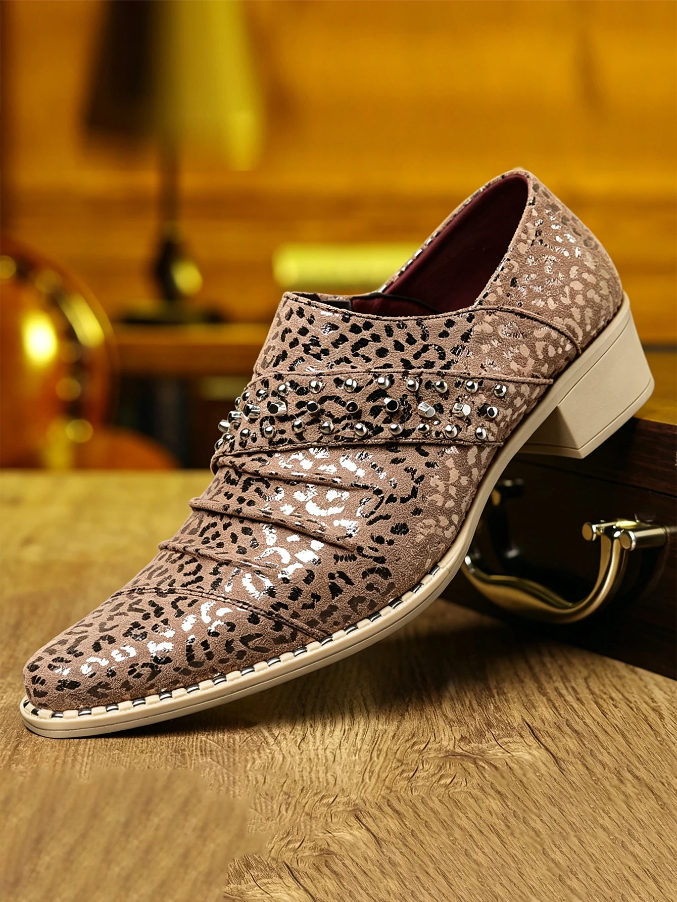 

Fashion Men Leopard Print Loafers Rhinestone Rivet Low Heel Pointed Toe Slip-on Shoes Punk Rock Footwear for Party