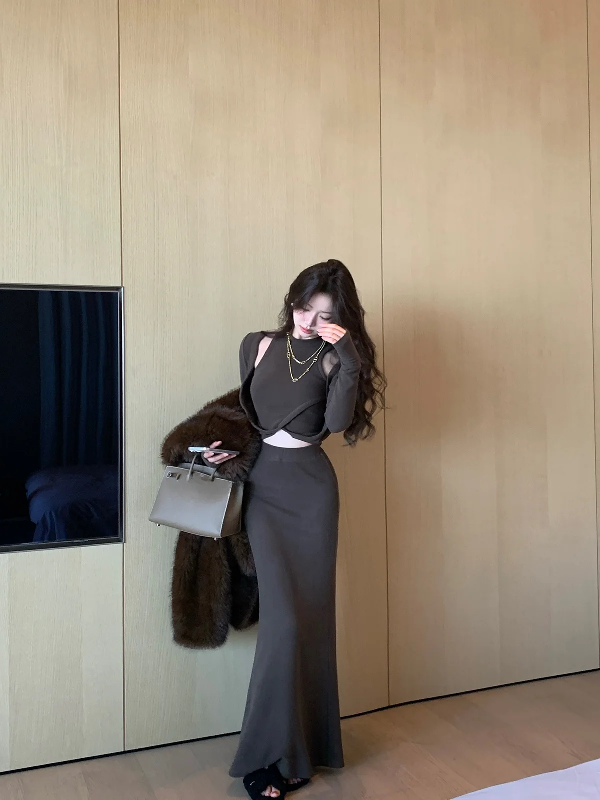 

Длинная юбка с хвостом свека и воротником-стойкой, комплект из двух предметов на осень-зиму, модный женский дизайн