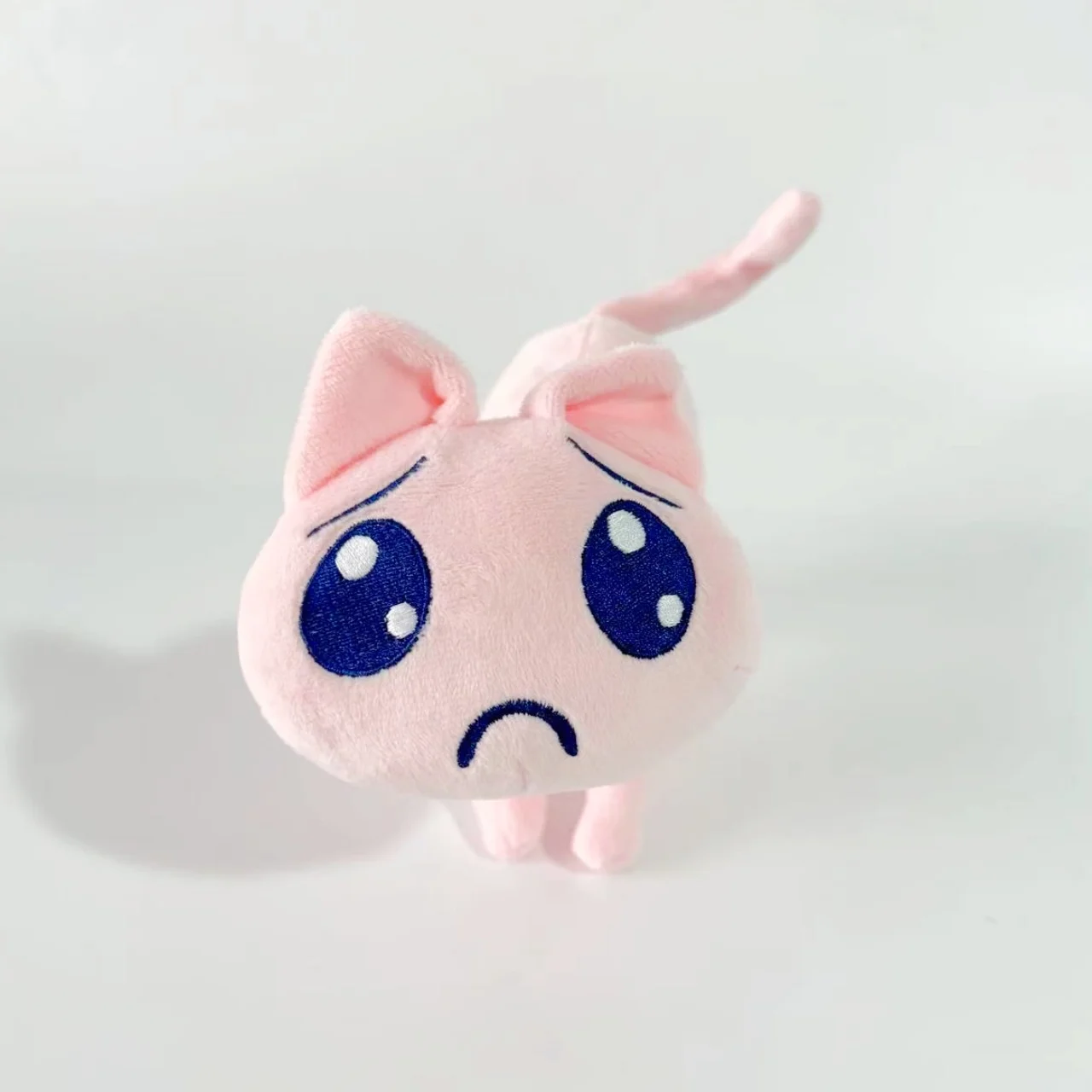 جديد الكرتون الوردي حزين القط ألعاب من القطيفة Kawaii البسيطة غير سعيد القط الحيوانات أفخم دمية لطيف عيون كبيرة القط محشوة دمية بلوشي هدية حفلة