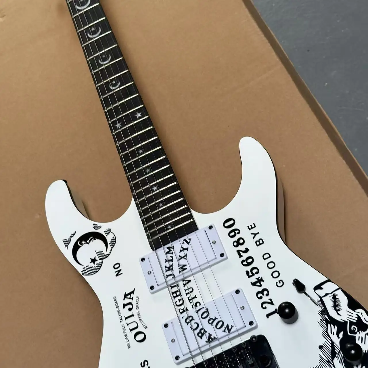 2025 Factory hot sale Electric Guitar,white,Mahogany Body  In Stock, customizable OEM,perfect tone