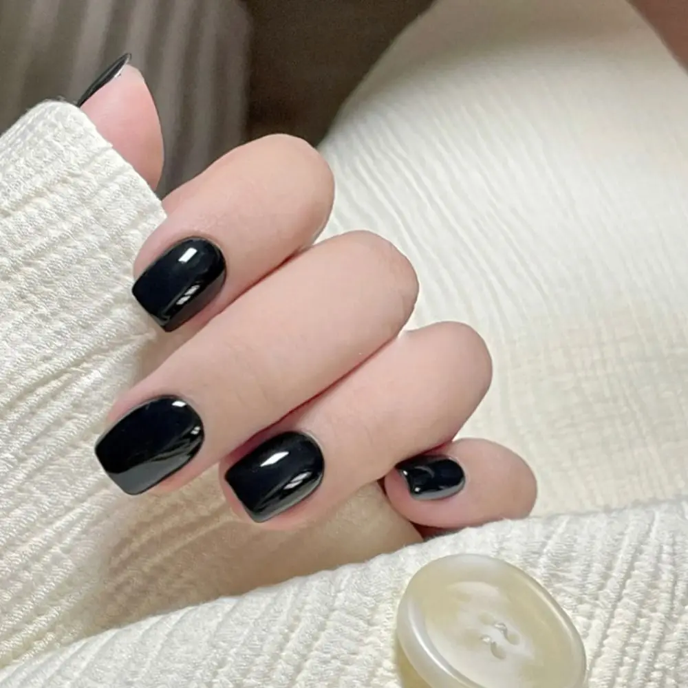 24Pcs/Box Sexy Red Fake Nails Solid Color False Nails French Short Round Full Cover Nail Tips Detachable for DIY for Salon