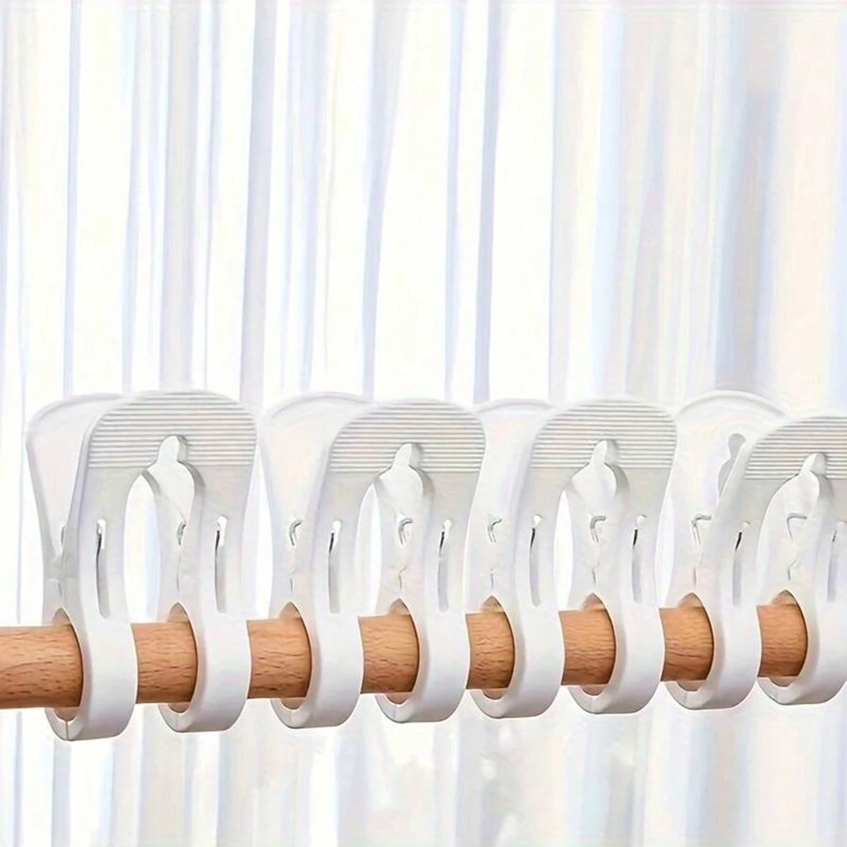 

1 randomly colored double U-shaped windproof clip,multifunctional plastic anti slip clothes drying blanket clip,curtain clip