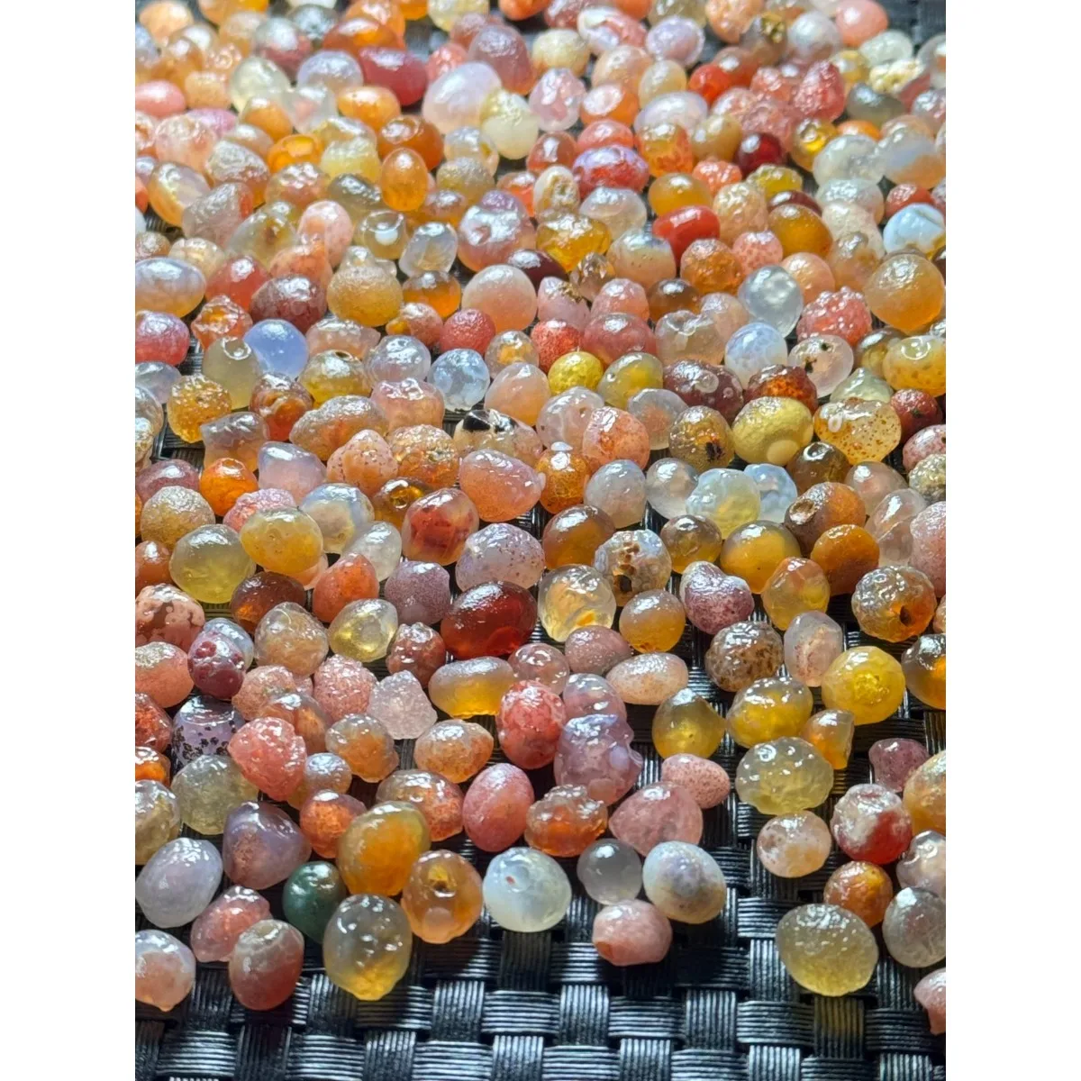 Gift Stone Desert Treasure Alashan Agate, 5pcs Glass Vial Display, 10-15mm Unpolished, Collector Gift-Candy Agate