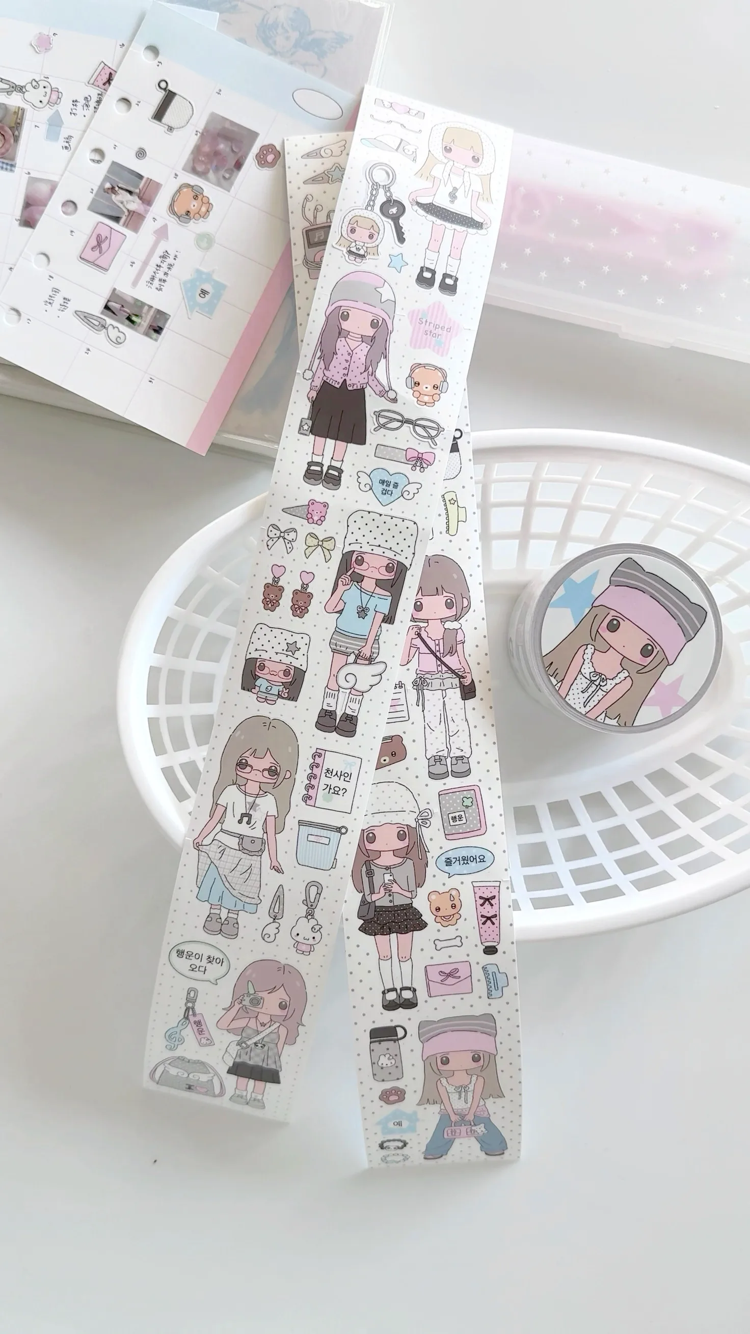 

Intomyvibe Synthetic Paper Die-Cut Sticker Roll for Scrapbooking Journaling