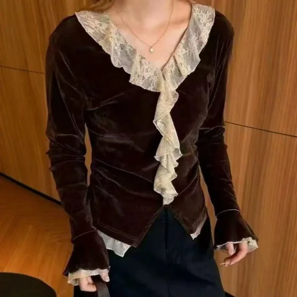Women Autumn New Velvet Splicing Lace V Neck Top Fake Two Piece T Shirt Retro Chic Design Blouse Casual Ladies Shirt