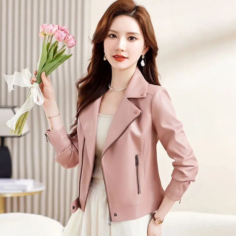 Neue Damen-Motorradjacke, Frühling und Herbst 2022, coole, trendige, schlanke, kurze Reißverschluss-Schaffell-Ledermantel, geteilte Leder-Bikerjacke