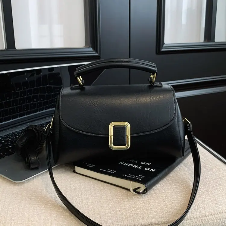 

Новая модная дизайнерская сумка через плечо 2026 года, женская сумка-багет, ретро-нишевая персонализированная портативная сумка-мессенджер