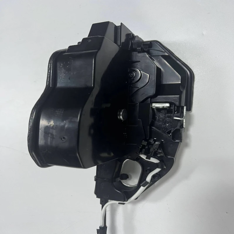 Suction Soft Close Door Lock Actuator Magnet Kit Fit 1 Series E81 E82 E87 E88 Auto Upgrade Parts