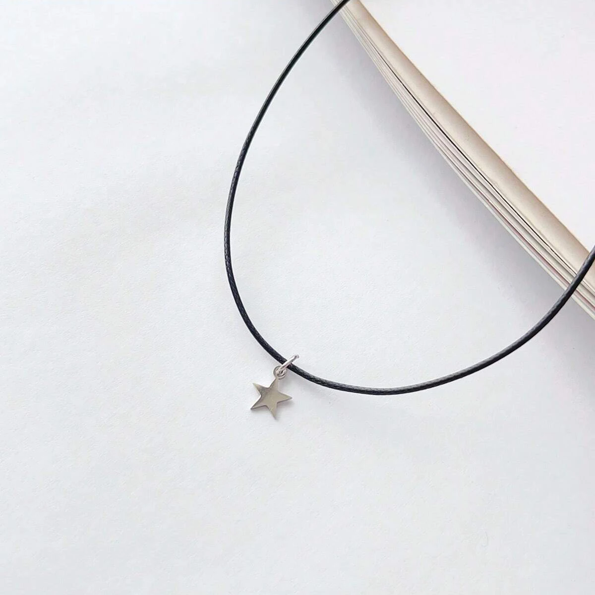 قلادة بسيطة ومتعددة الاستخدامات من حبل الشمع الأسود من الفولاذ المقاوم للصدأ على شكل نجمة، إكسسوار نسائي #1