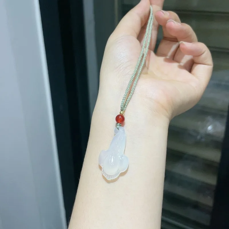 

Popular White Agate Magnolia Pendant, Warm National Style, New Chinese Pendant, Men's and Women's Models