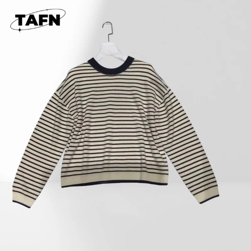 

Soft and Comfortable Cable Knit Sweater for Women, Perfect for Cozy Days Luxuriously Comfortable for Fall & Winter AJ1802