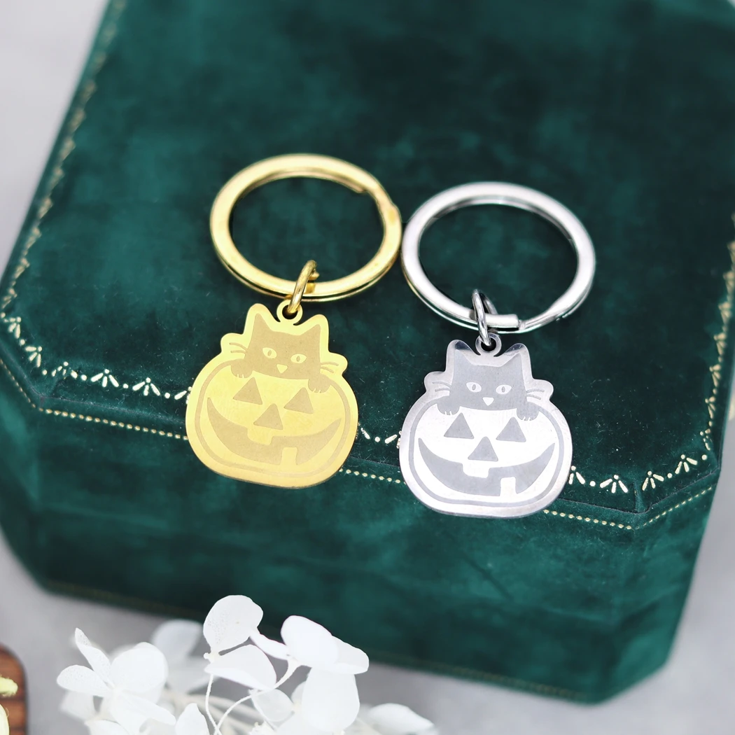 QIMING Custom Name Keychains Women Cat In Pumpkin Key Ring Stainless Steel Halloween Jewelry Engraved Keyring Men Gift