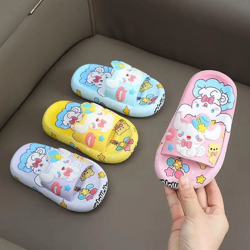 

Новый стиль Sanrio Cinnamoroll, тапочки с героями мультфильмов, детская летняя обувь для купания для девочек, нескользящие износостойкие дышащие сандалии, хит продаж