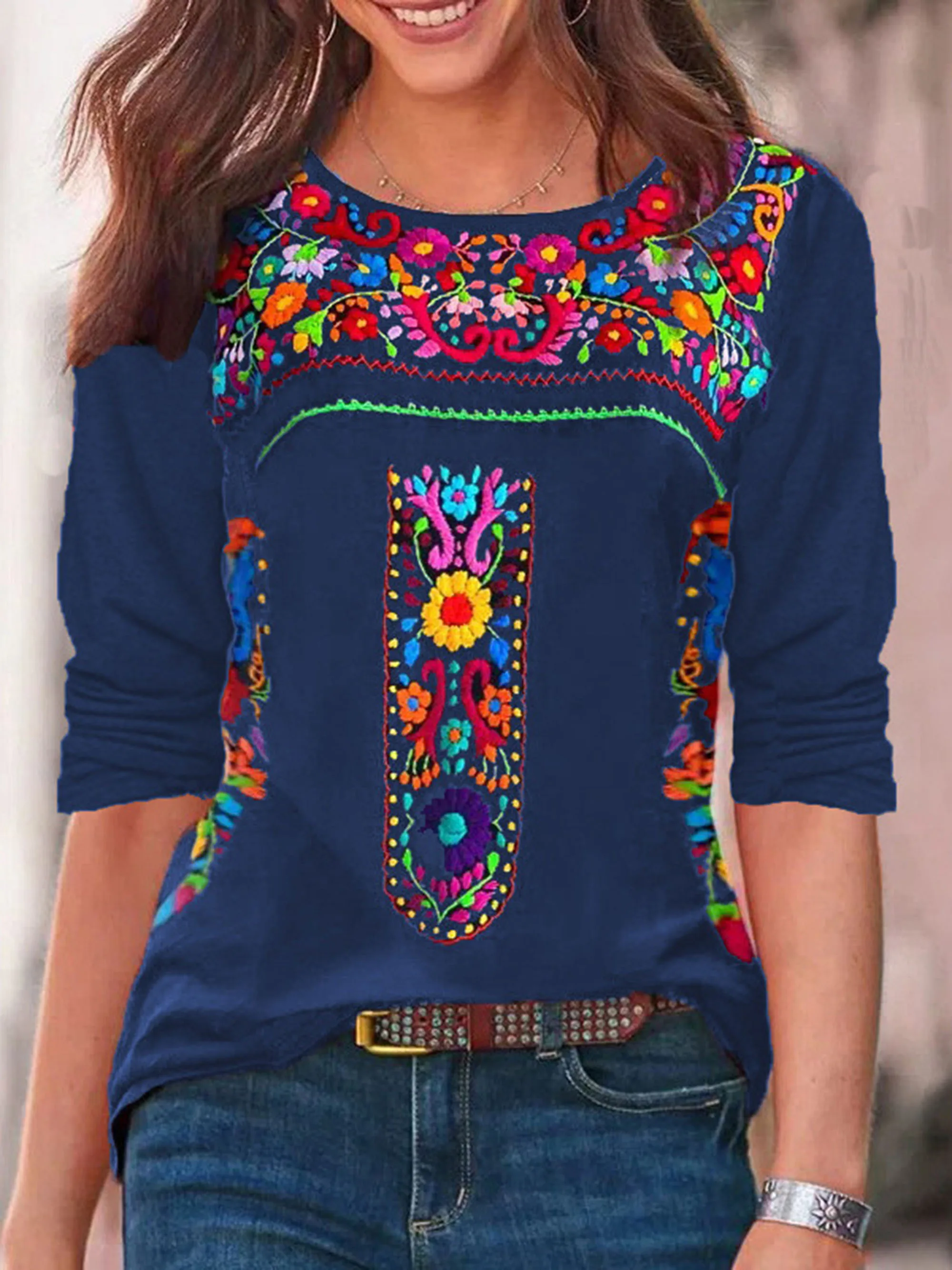 2024 Independent Station Spring/Summer New Women\'s Top with Bohemian Print V-neck Long sleeved T-shirt for Women