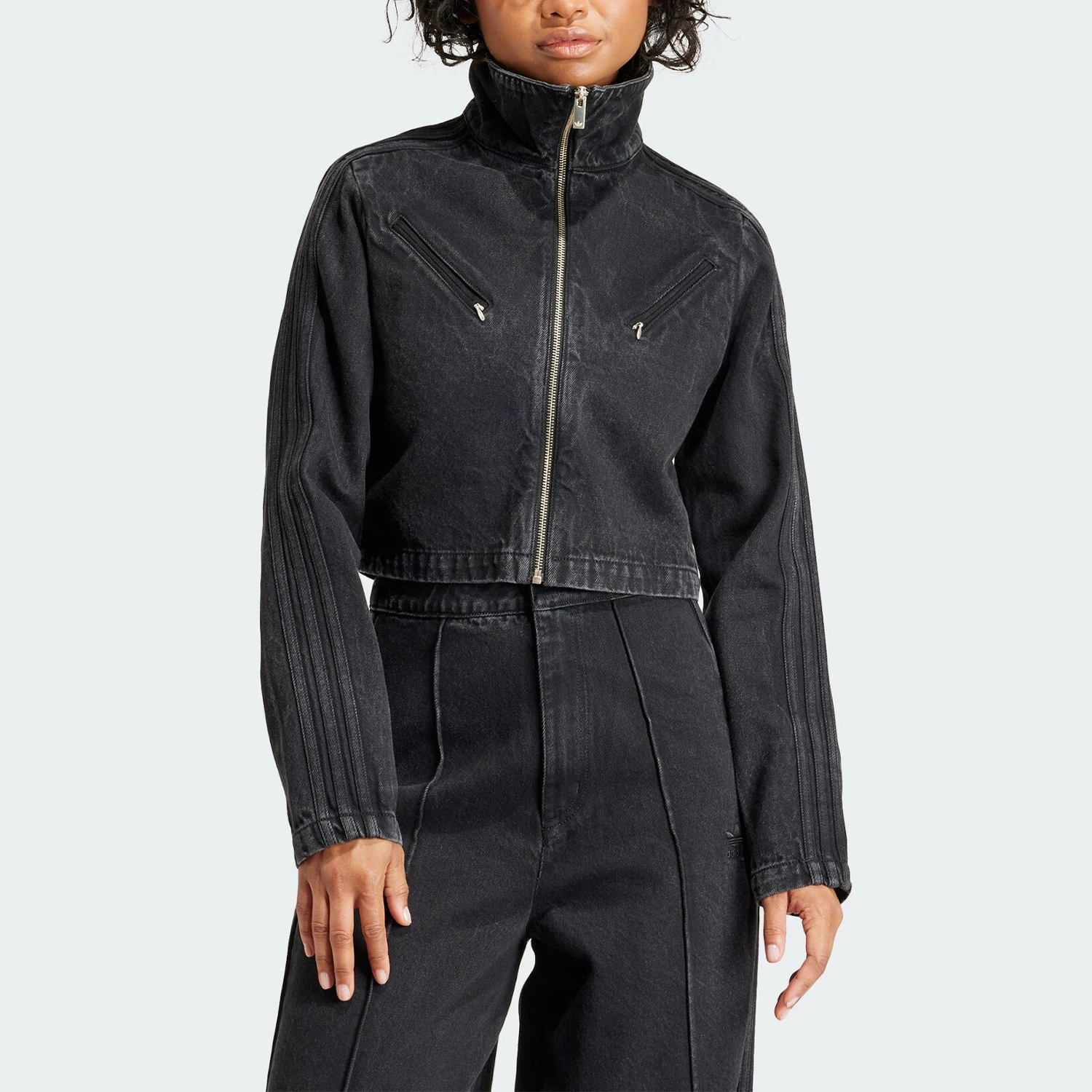 

Женская куртка Adidas Originals Montreal TT IT7263