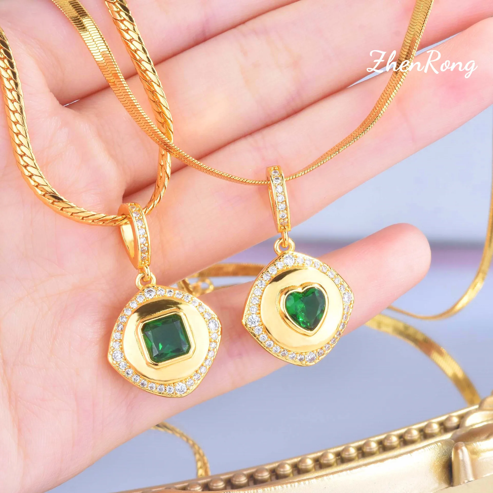 S925 Sterling Silver Necklace Light Luxury Vintage Emerald Pendant Heart Shaped Side Chain Collarbone Chain Necklace