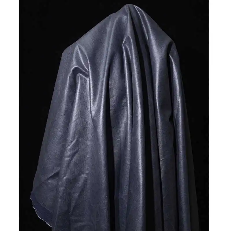 

Сине-серая джинсовая ткань с глянцевым покрытием для креативных дизайнеров на Париже, показ моды, модная ткань, шитье своими руками на метр