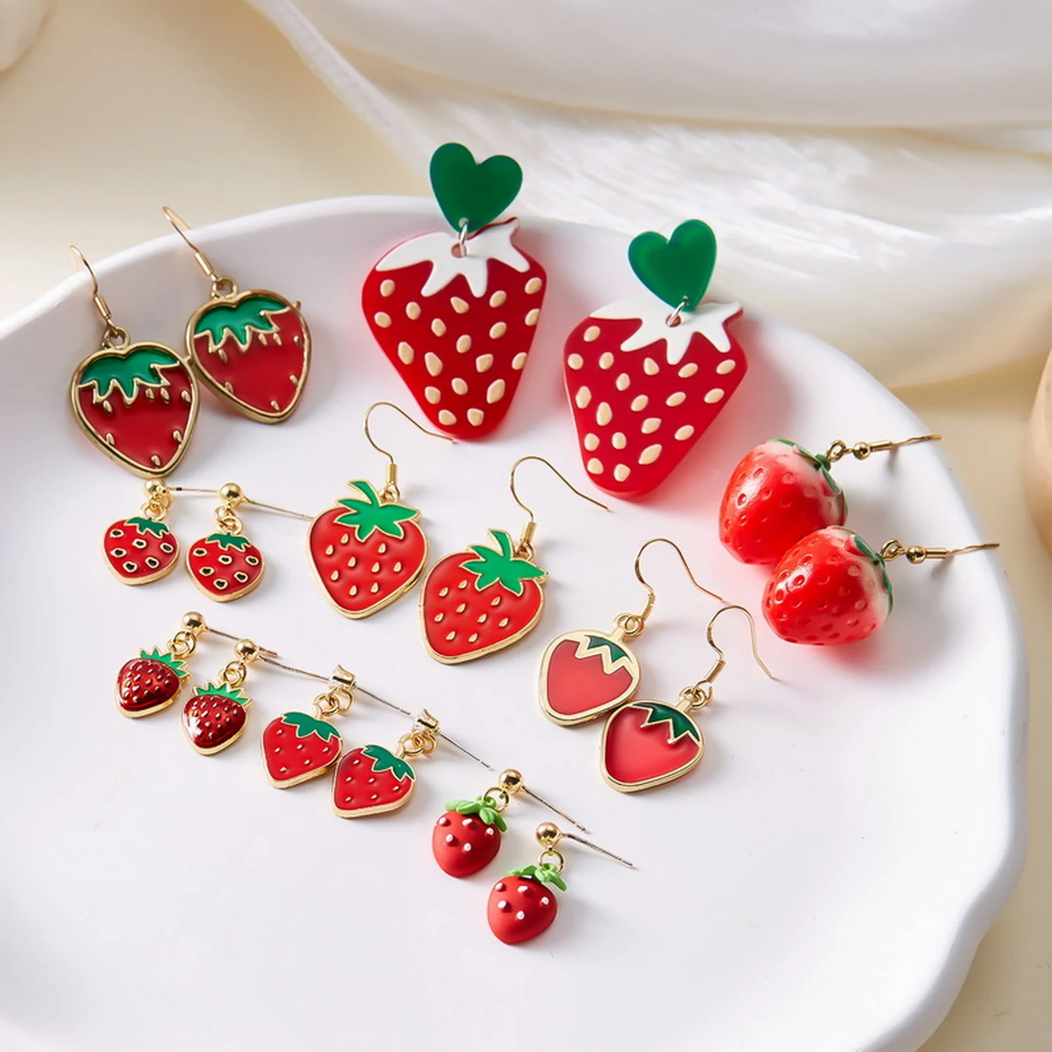 Korean Style Red Strawberry Drop Earrings For Women Green Leaves Sweet Flower Crystal Zircon Earring New Year Christmas Jewelry