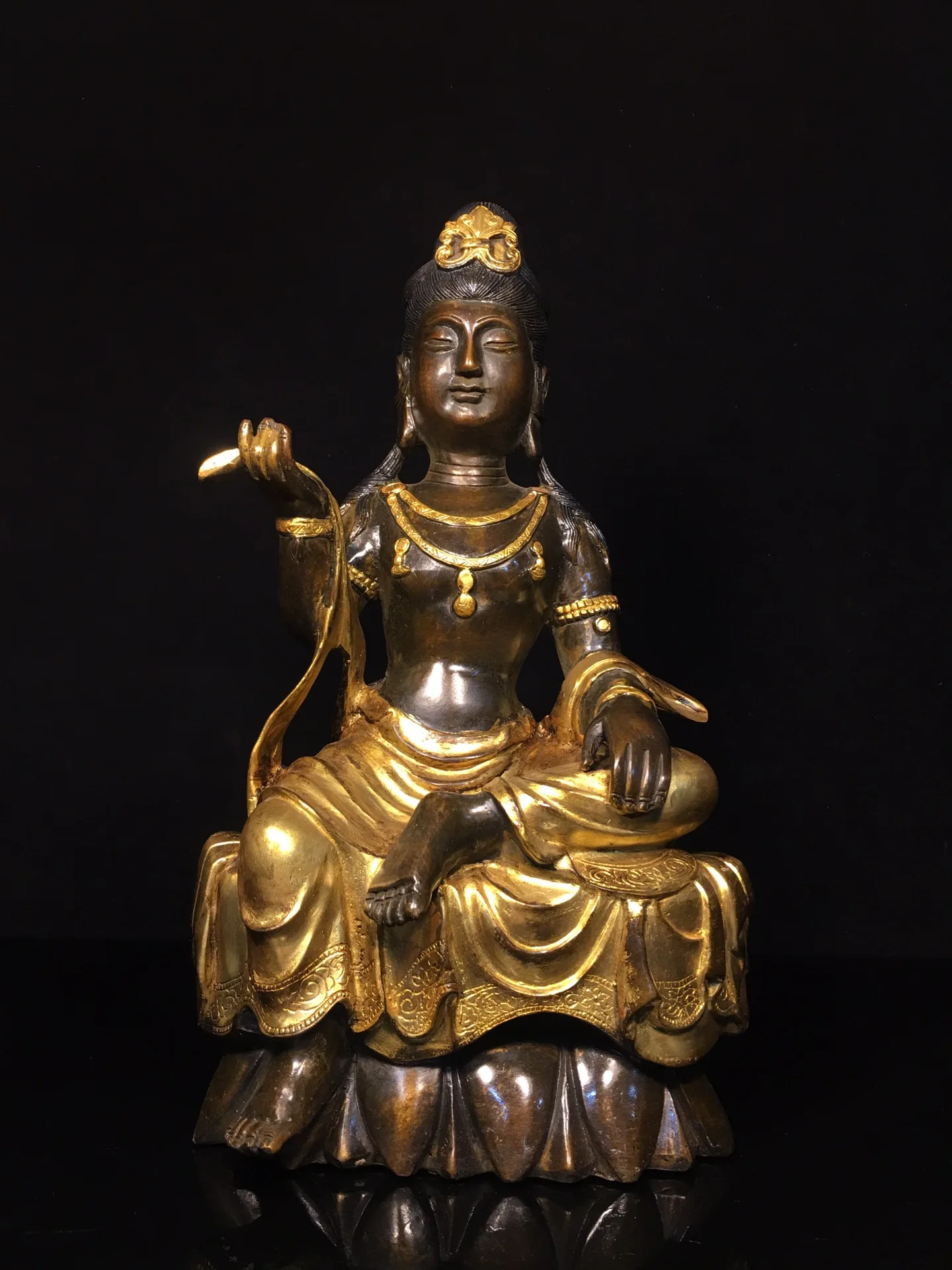 

13"Tibetan Temple Collection Old Bronze Cinnabar Gilded Guanyin Bodhisattva Sitting Buddha Worship Hall Town house Exorcism