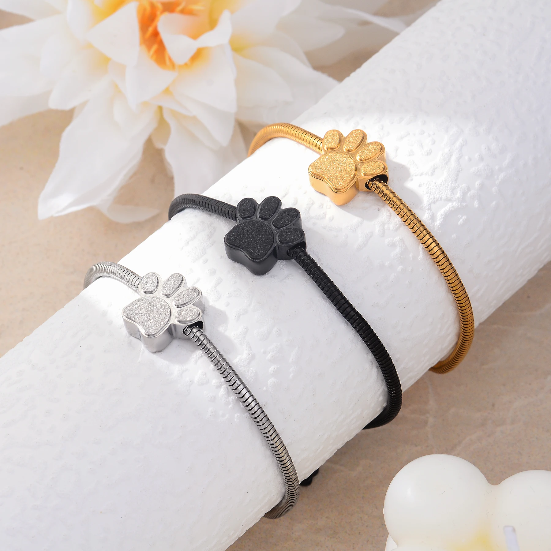 Pfotenabdruck-Armband für Asche für Frauen und Männer, Edelstahl-Andenken-Armband für die Aufbewahrung von menschlicher oder tierischer Asche. – Detail 3