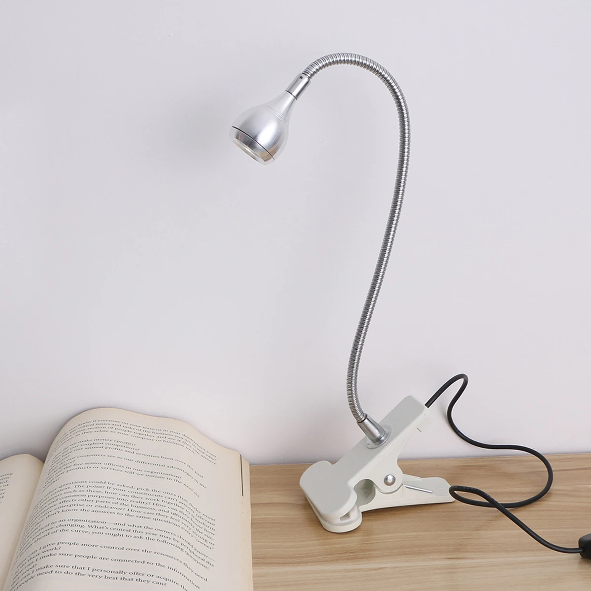

USB Clip Table Lamp 360 Degree Flexible Neck LED Desk Light Silver Reading Lamps for Bed Study Bedroom Energy Saving Portable