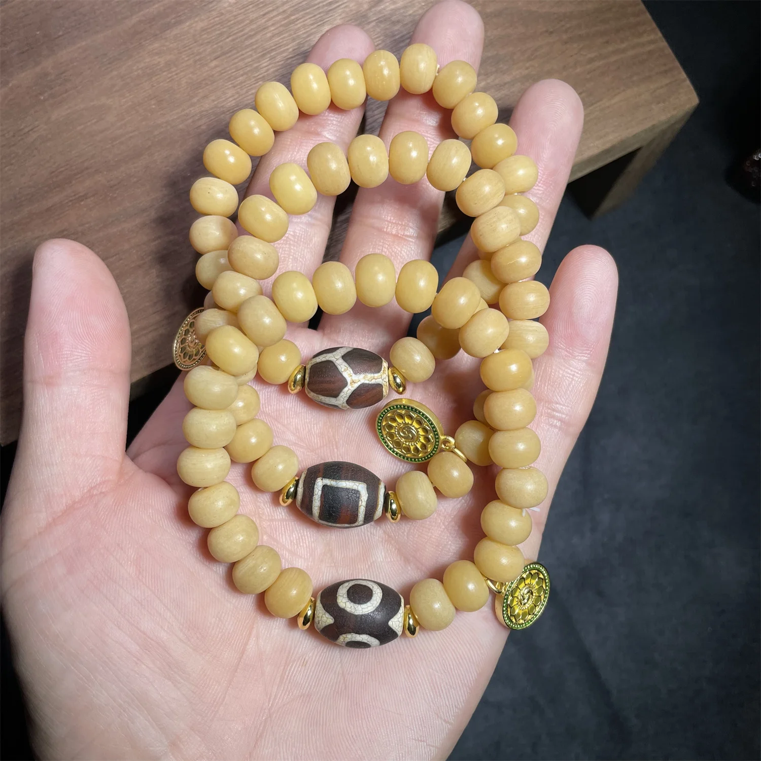 1pcs/lot Natural Jade Bodhi with Heaven and Earth Three-Eyed Tortoiseshell Dzi Bracelet 16×12mm Designer styles Retro pretty