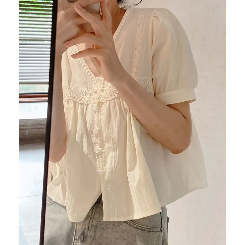 Women's  Lace-Trimmed Puff Sleeve Blouse, V-Neck Babydoll Top with Buttons, Casual Loose-Fit Summer Shirt