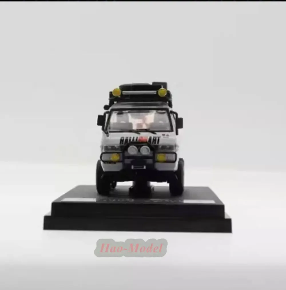 AutobotsModels 1:64 For Mitsubishi 4X4 Van Alloy Metal Diecast Car Model Boys Birthday Gifts Hobby Display Collection Simulation