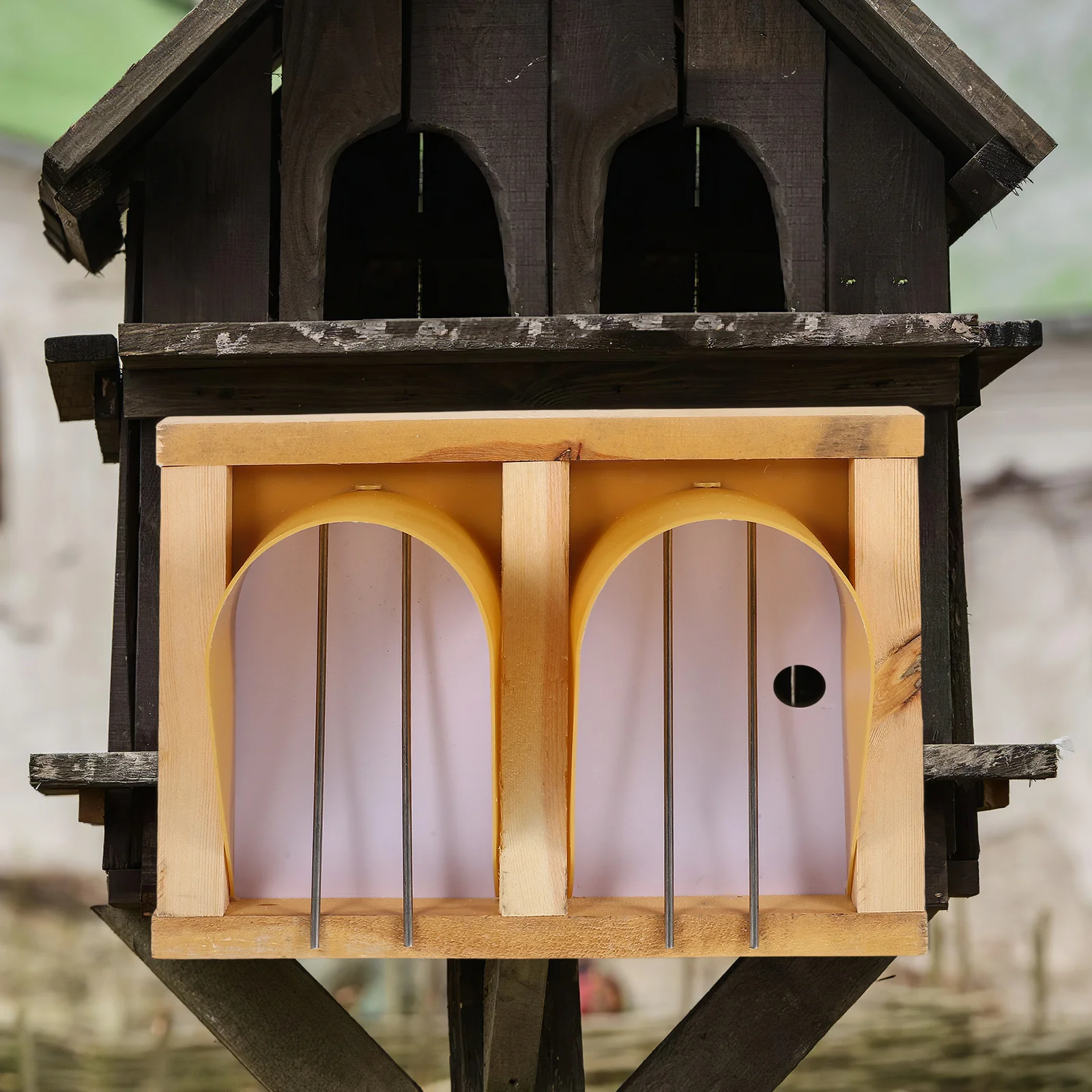 

Spacious European Style Pigeon Entrance Door for Bird Cages Secure Escape Prevention Mechanism Longlasting Pigeon