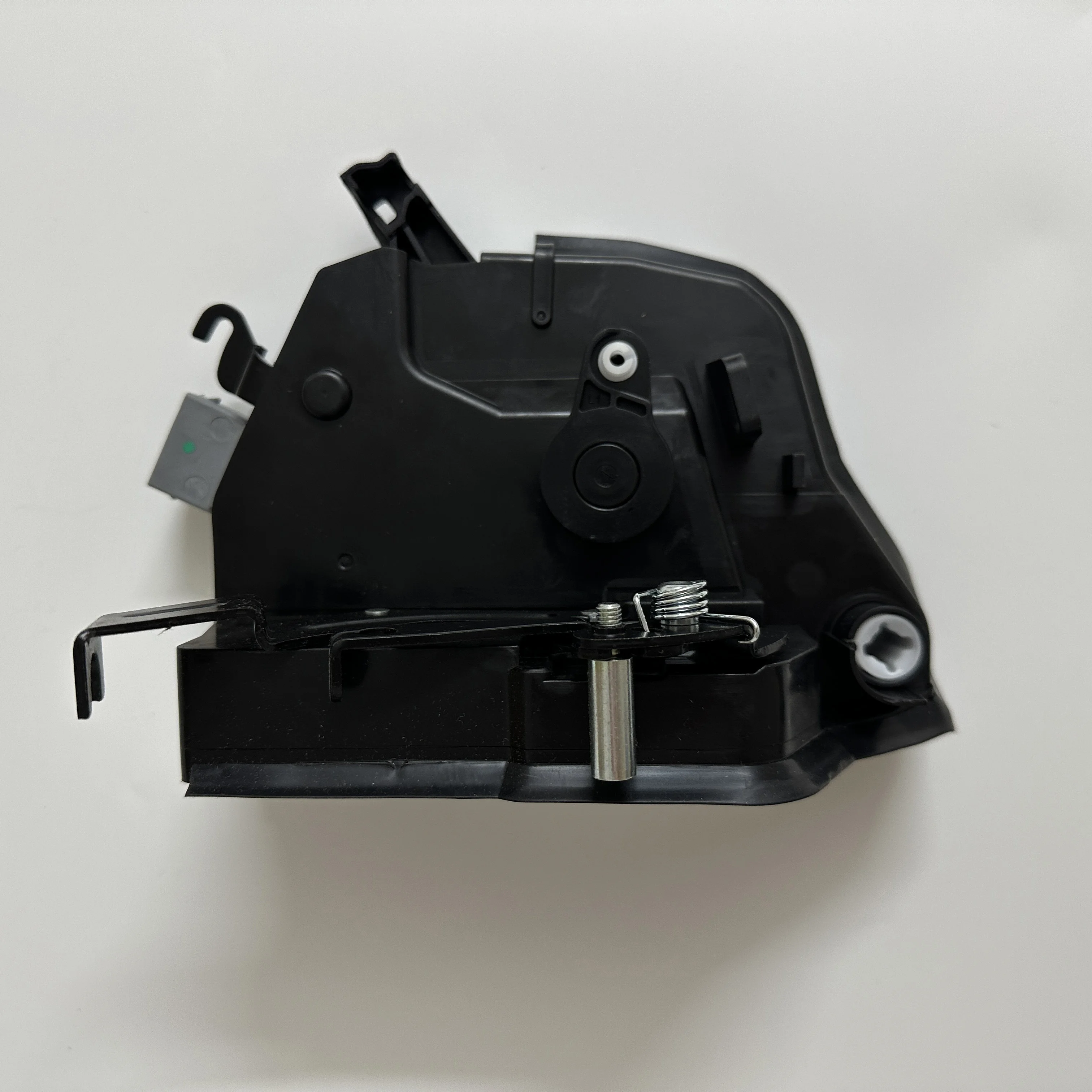 

Front Left Door Lock Module Actuator For BMW 3 Series 325Ci 330Ci M3 2001-2006 51217011247