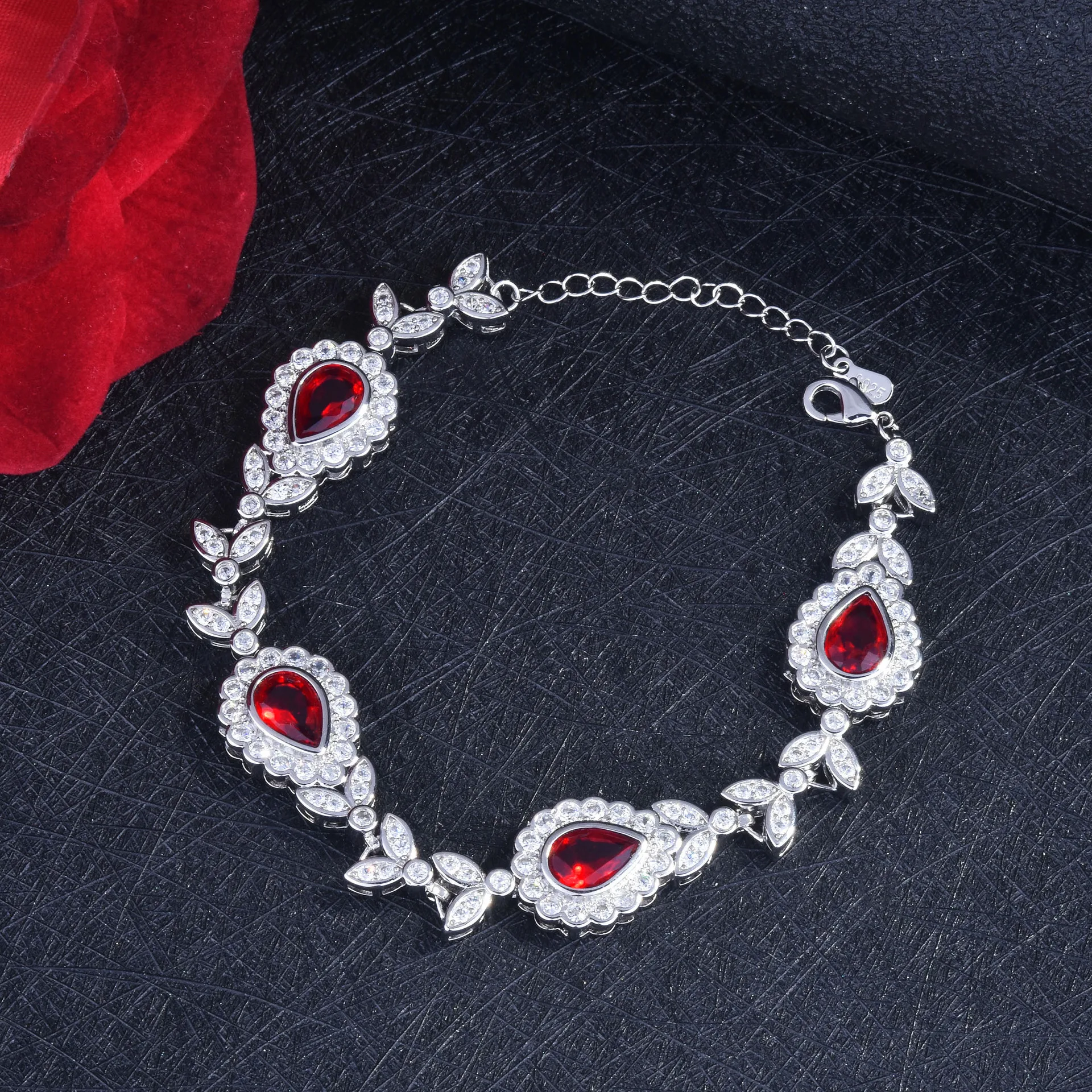 New Fashion Retro Luxury Bracelet Synthetic Rupee Ruby Red Water Drop Crystal Zircon Bracelet Chain Wedding Jewelry For Women