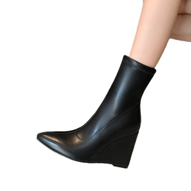 أسافين الأحذية النسائية أشار تو أحذية من الجلد الشتاء عالية الكعب أحذية بوت قصيرة 2025 مصمم العلامة التجارية مضخات البريدي تشيلسي الأحذية Mujer